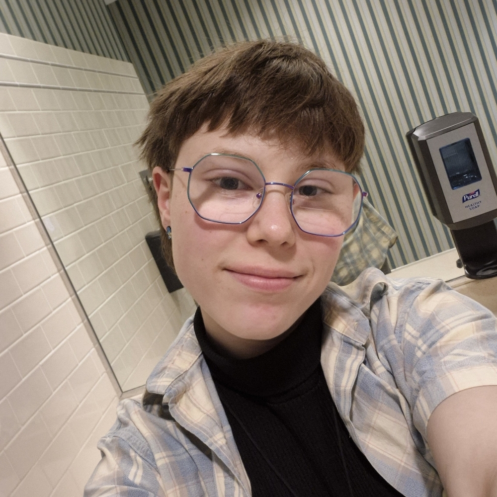 Meet your Posher, Alex